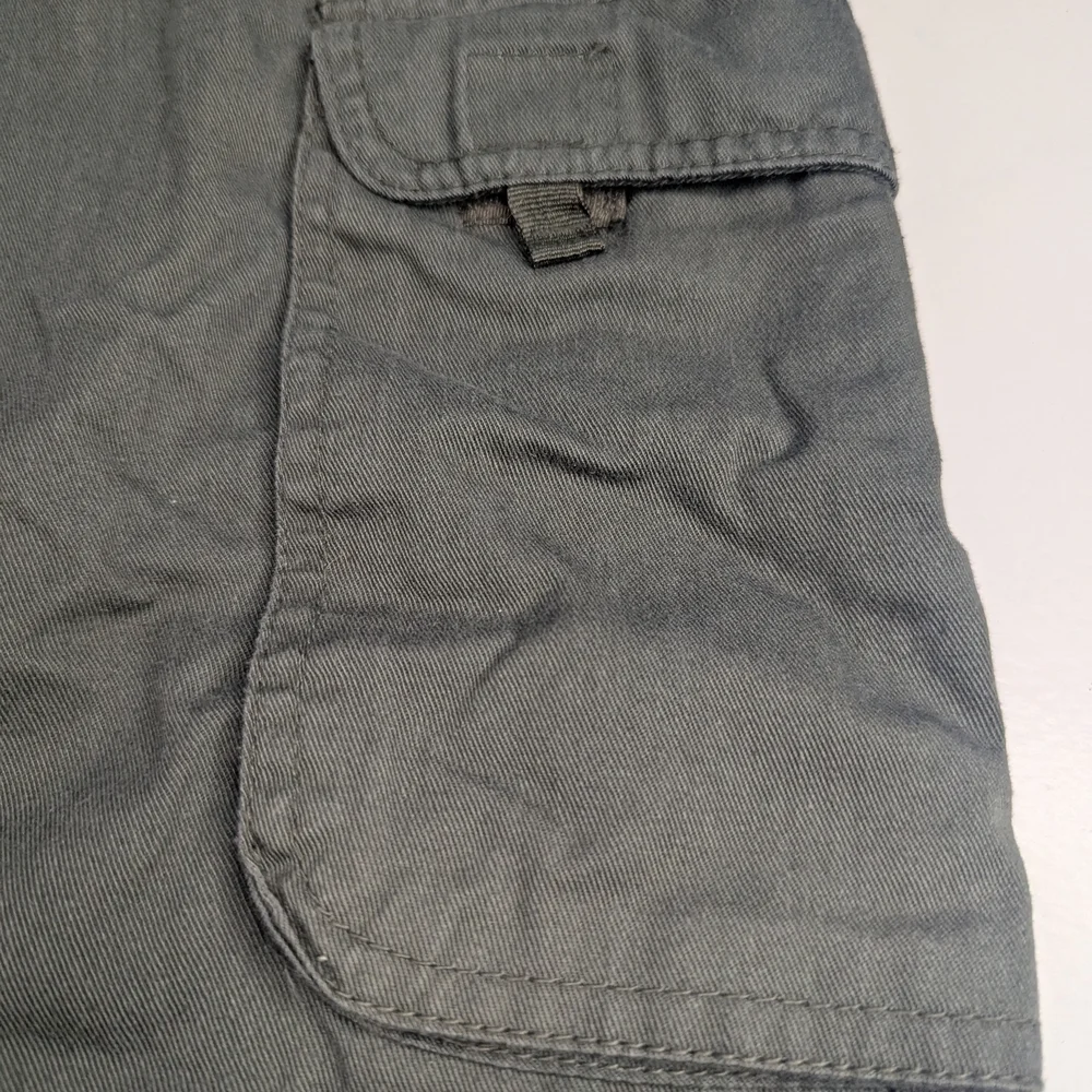 Tri-Waist Comfort System Mens Green Cargo Casual Shorts Size 50